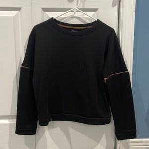 Black sweatshirt with removable sleeves